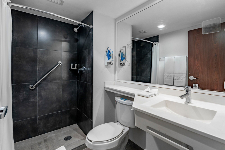 Bathroom 5, City Express by Marriott Chetumal, Othón P. Blanco