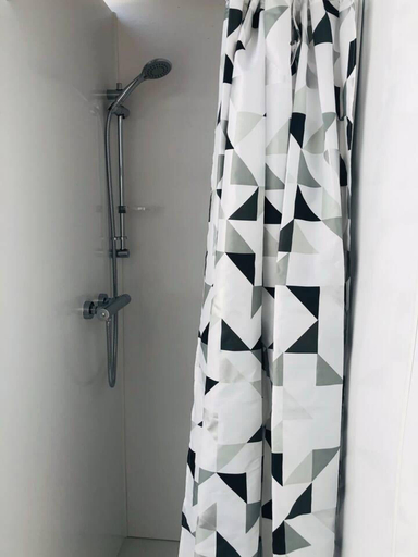 Bathroom 2, Crooked Oaks Bell Tent Glamping in North Devon, Devon