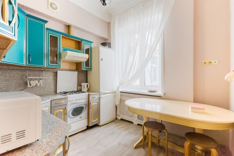 Others 5, Apartment on Smolenskiy bulevard 3, Central