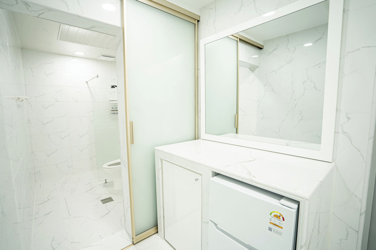 Bathroom 3, Mariana Suites, Saipan