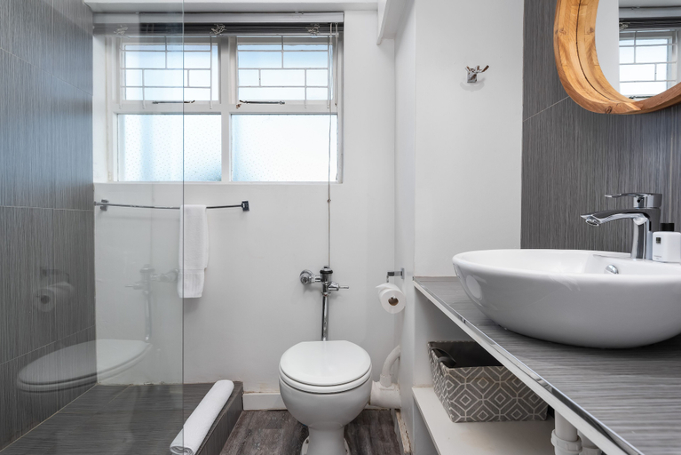 Bathroom 3, Cascades 508, City of Cape Town