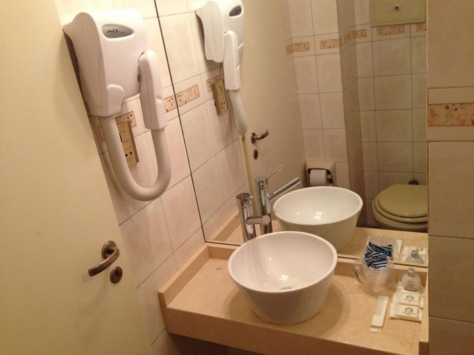 Bathroom 5, Ayacucho Palace Hotel, Distrito Federal