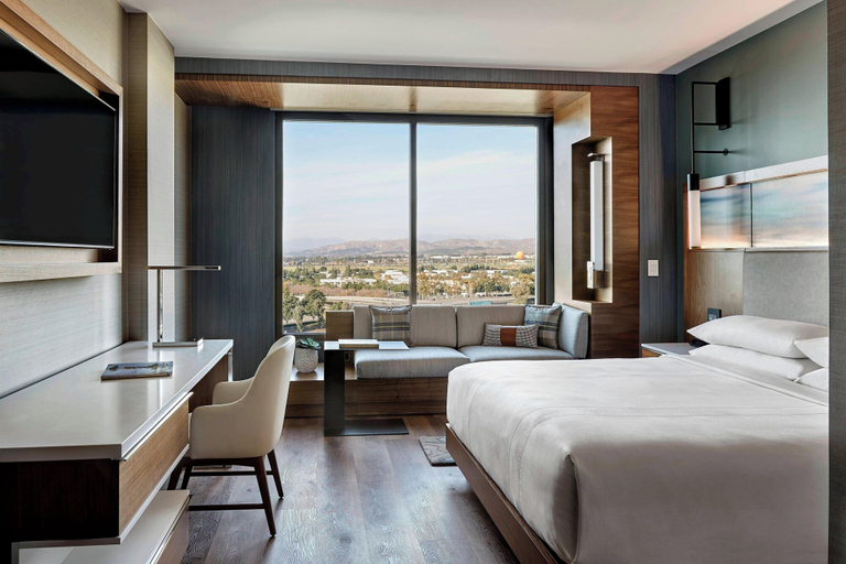 Bedroom 3, Marriott Irvine Spectrum, Orange