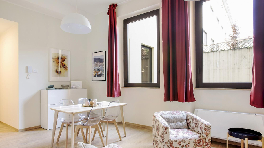 Others 5, Bergonzoli Place, Milano