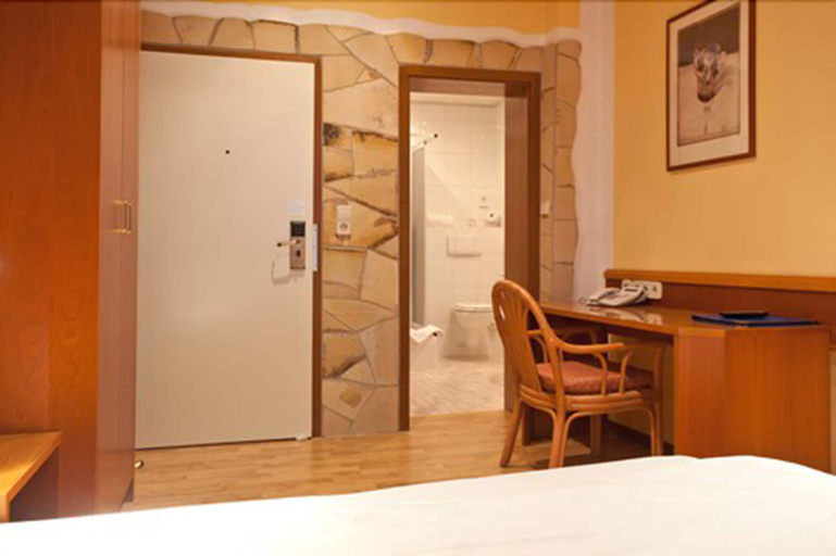 Bedroom 3, Seebauer Hotel Gut Wildbad, Donau-Ries