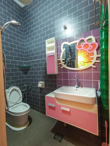 Bathroom 4, D'sney Guest House, Malacca City
