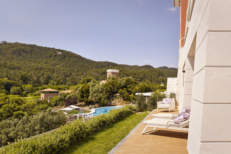 Exterior & Views 9