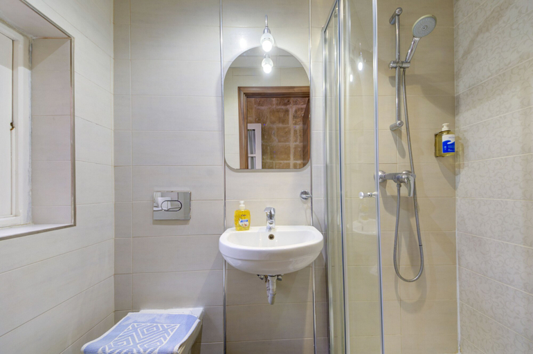 Bathroom 4, Tritoni harbour suites