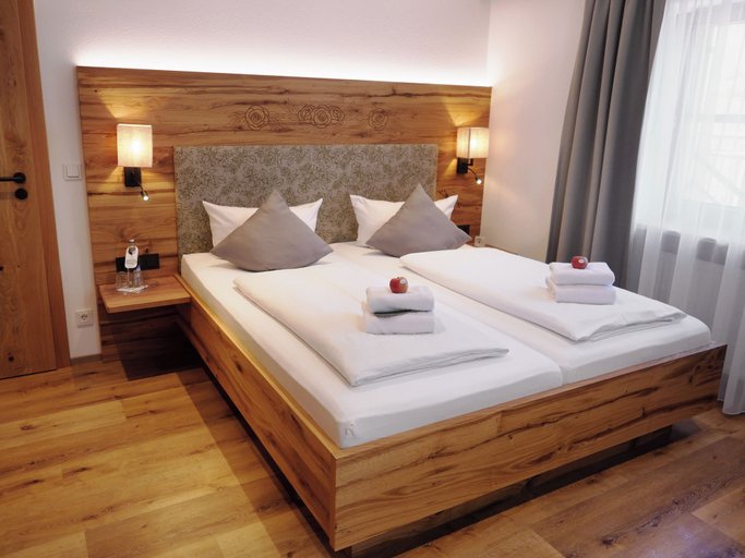 Bedroom 4, DEVA Hotel Alpenglück, Berchtesgadener Land