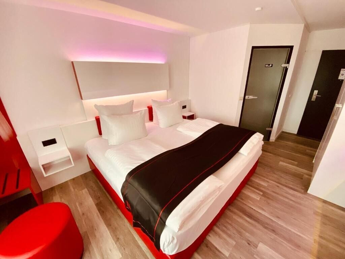 Bedroom 5, DORMERO Hotel Bretten, Karlsruhe