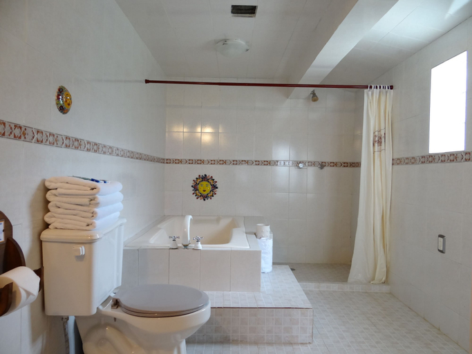 Bathroom, Quinta la Soledad, Chamula