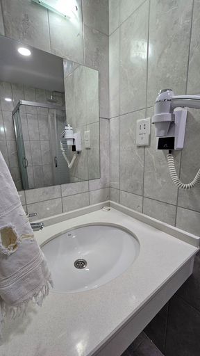 Bathroom 3, Dorana Residence