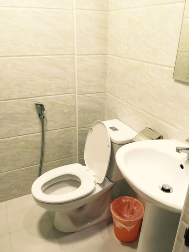 Bathroom 4, Green Days Inn, Mandalay