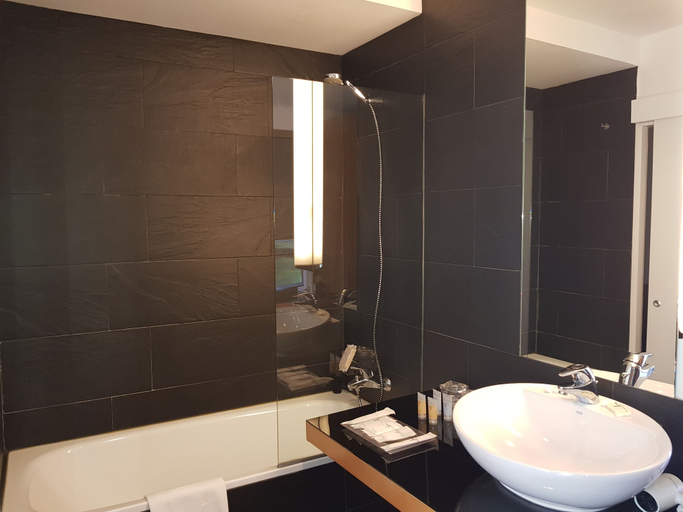 Bathroom 5, Tierra De Biescas Hotel, Huesca