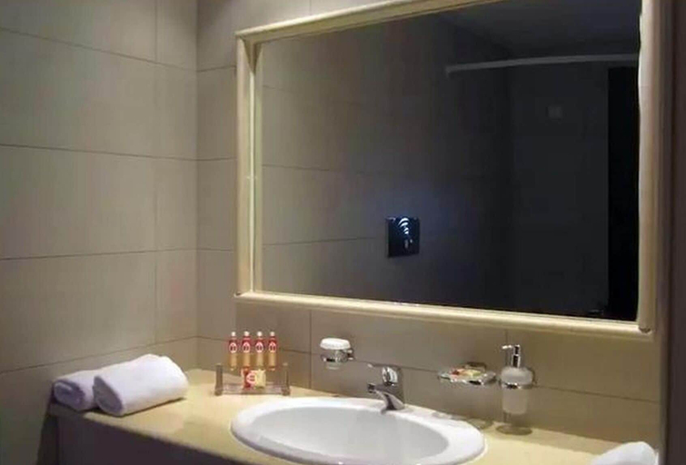 Bathroom, Thinalos Aparthotel, Ionian Islands