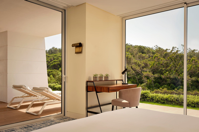 Exterior & Views 6