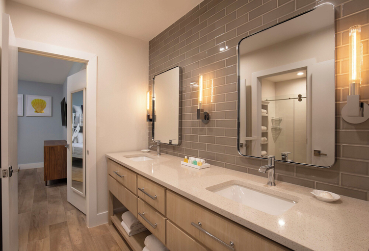 Bathroom 4, La Siesta Resort & Villas, Monroe