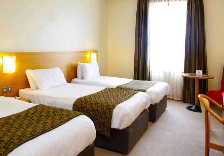 Bedroom 4, Great National Hotel Ballina