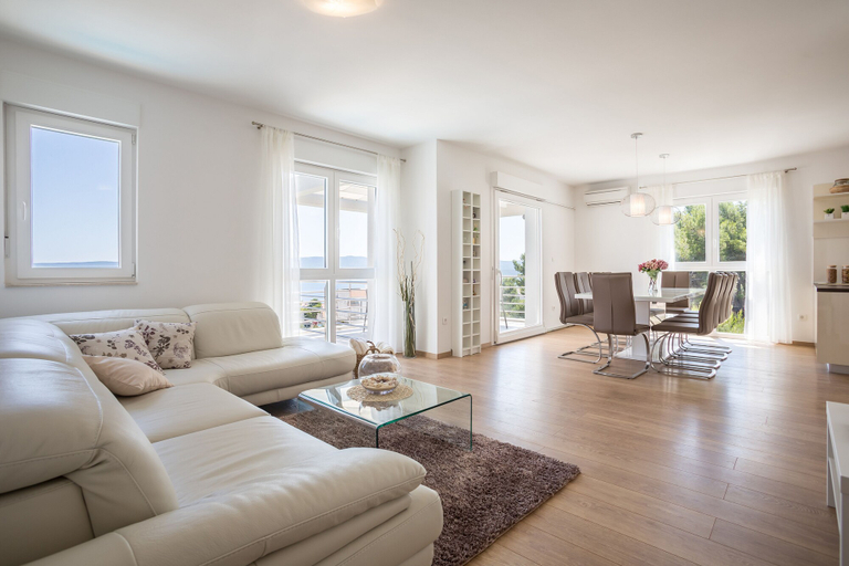 Others 4, Villa Blanca, Bol