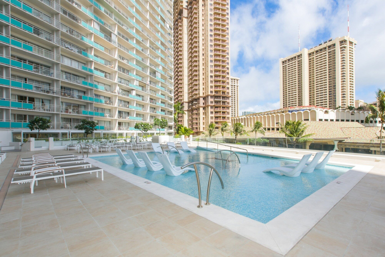 Sport & Beauty 3, Two Bedroom Condo Overlooking Ala Wai Boat Harbor by RedAwning, Honolulu