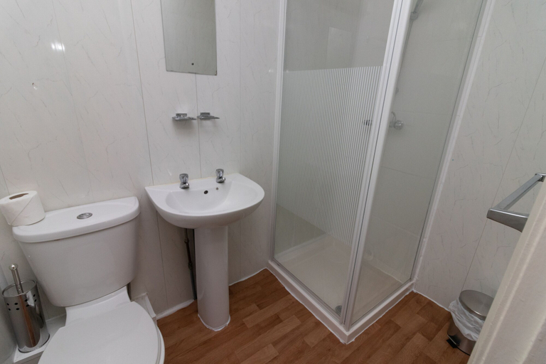 Bathroom 4, The Starlux Hotel, Blackpool