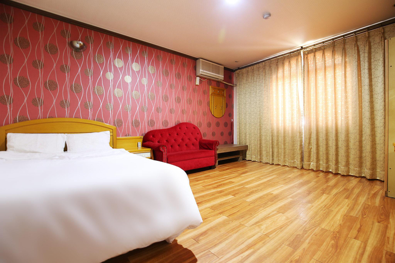 Bedroom, Boryeong (Muchangpo) Beach, Boryeong