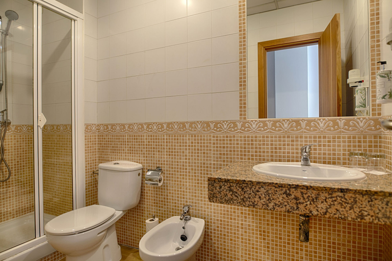 Bathroom 4, Sercotel Tribuna Málaga, Málaga