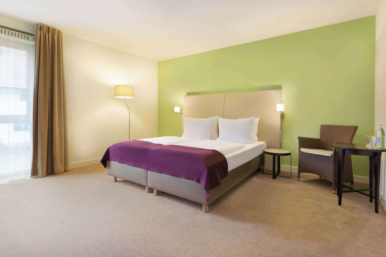 Bedroom 2, Ramada by Wyndham Muenchen Airport, Erding