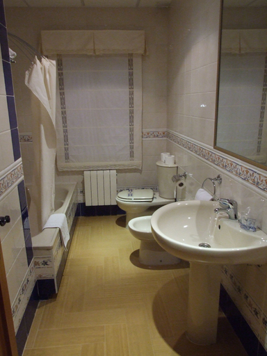 Bathroom 5, Hotel Rural Puerto Mágina, Jaén