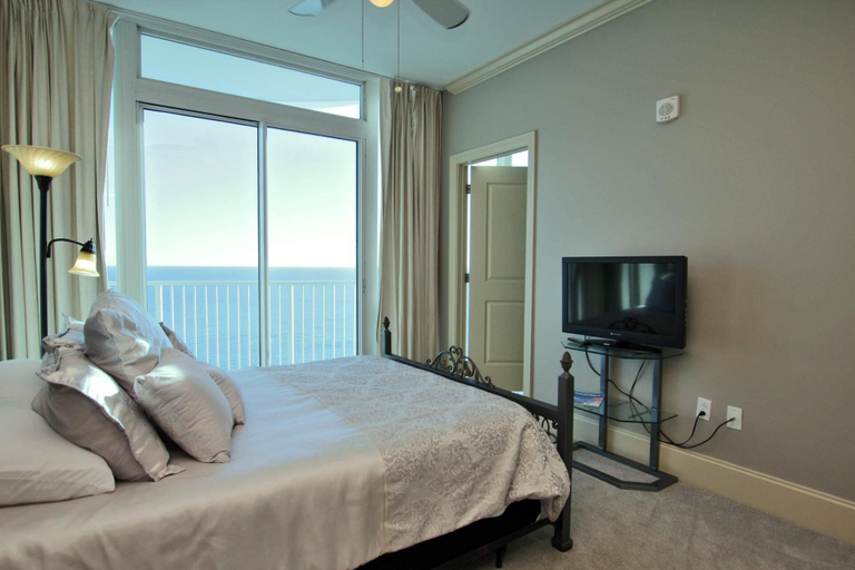 Bedroom 1, Bel Sole Penthouse 1801, Baldwin