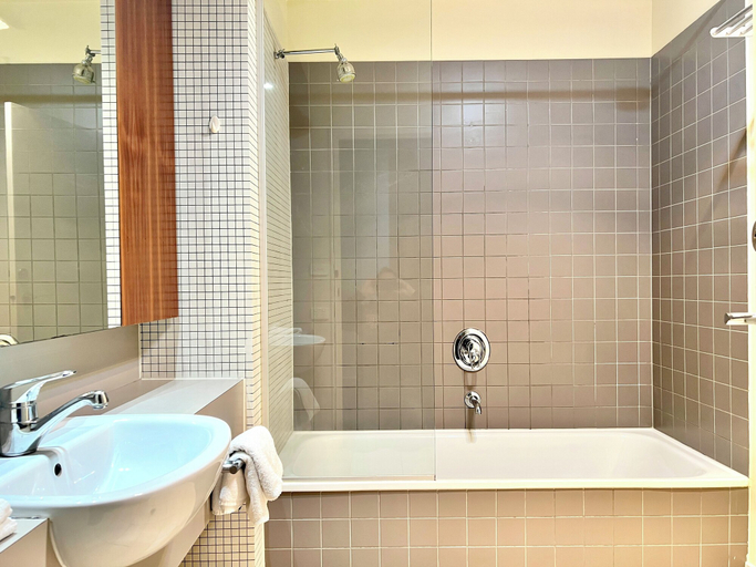 Bathroom, Readyset Apartments on Little Bourke, Melbourne