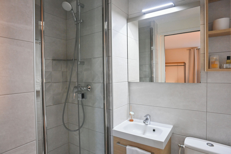 Bathroom 4, Hôtel Le Pavillon de Saint-Lô, Manche