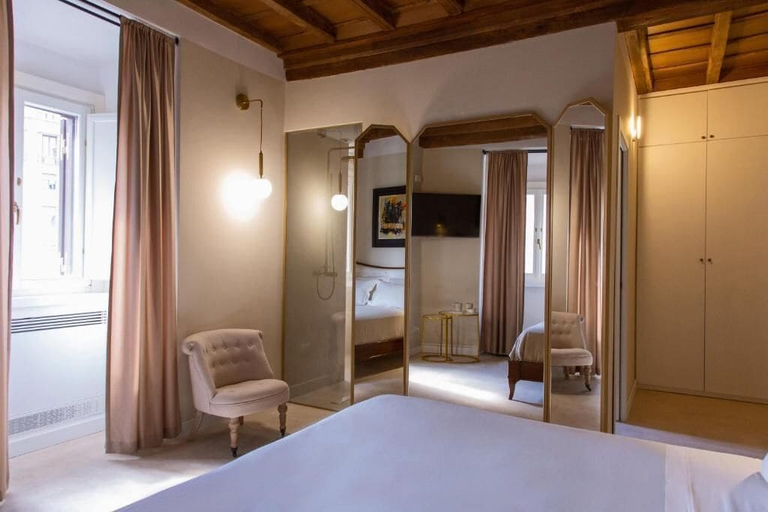 Bedroom 4, Repetita Juvant, Rome