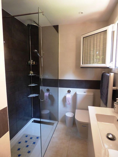 Bathroom, Apartamento Los Pinos 86, Girona