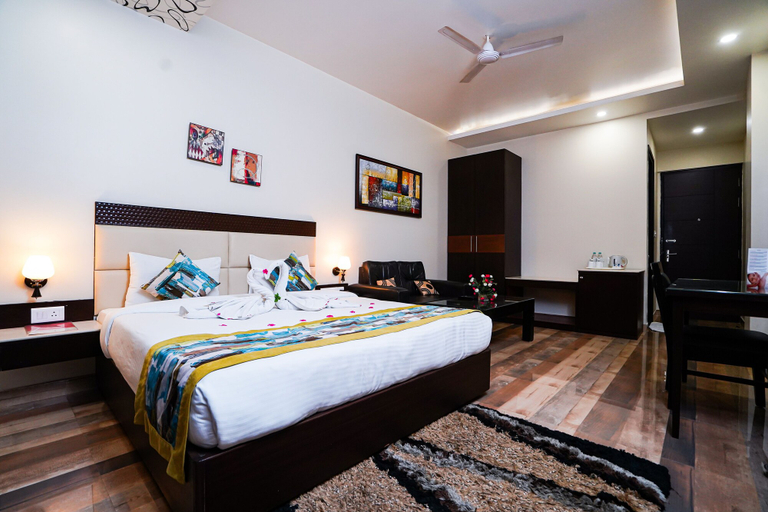 Bedroom 3, The Golden Apple, Lucknow