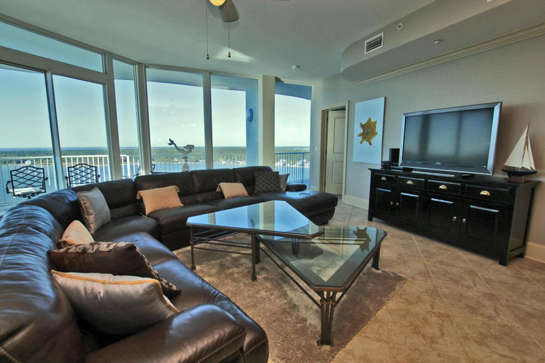 Others 5, Bel Sole Penthouse 1801, Baldwin