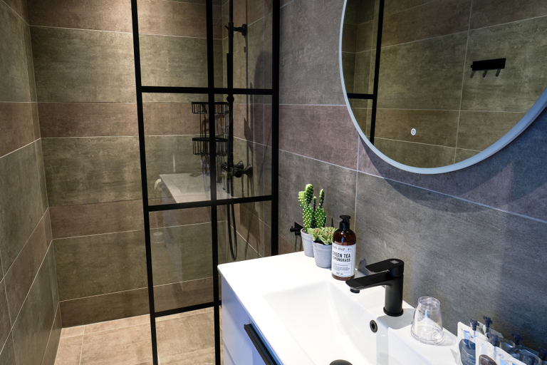 Bathroom 4, Moss Hotel & Apartments, Moss