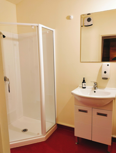 Bathroom 5, Wonderland Makarora Lodge, Queenstown-Lakes