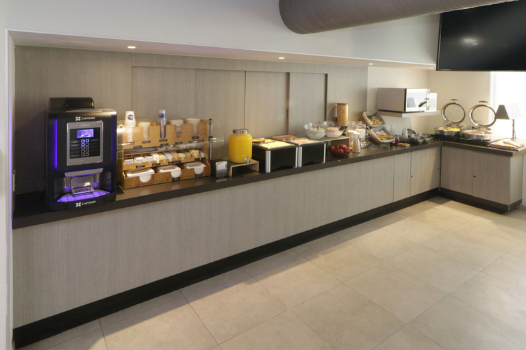 Food & Drinks 5, City Express Junior by Marriott San Luis Potosí Zona Industrial, San Luis Potosí