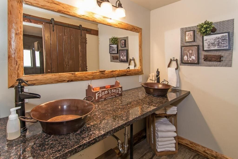 Bathroom 4, Miners Camp, Placer