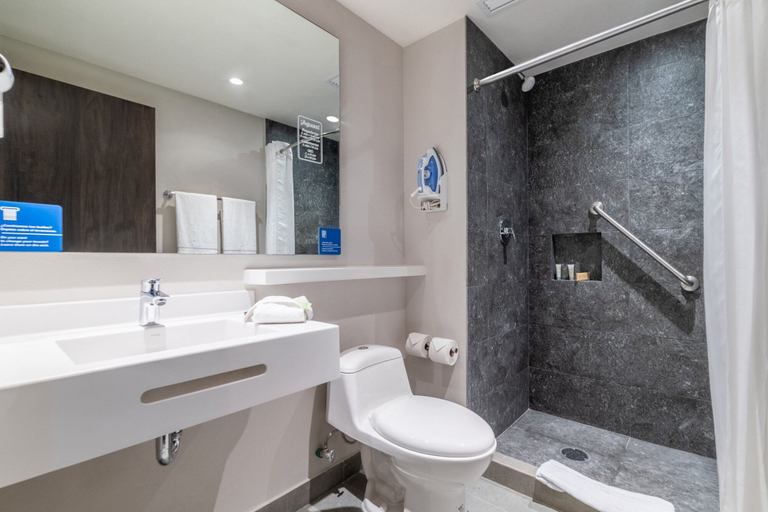 Bathroom 4, City Express by Marriott Lagos De Moreno, Lagos de Moreno
