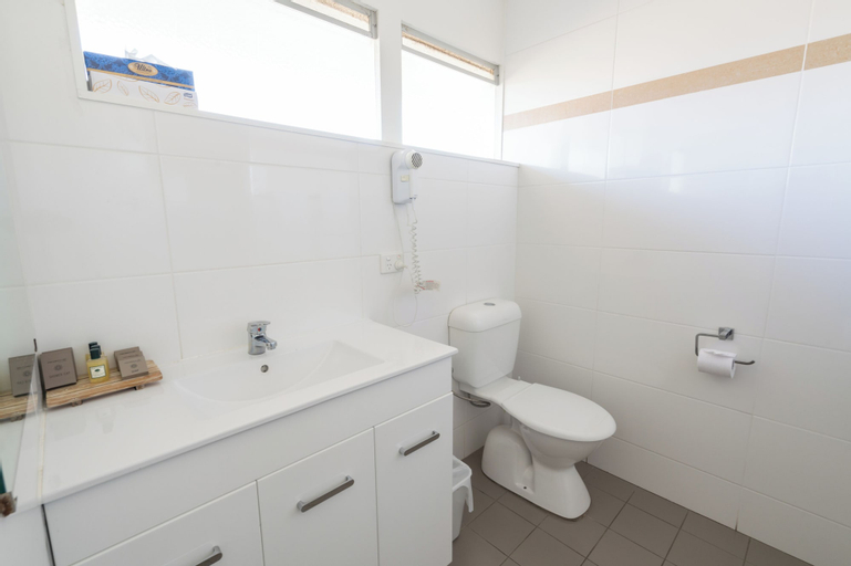 Bathroom 20