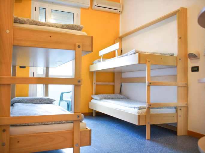 Bedroom 4, Hotel Morfeo - Young People Hotels, Rimini