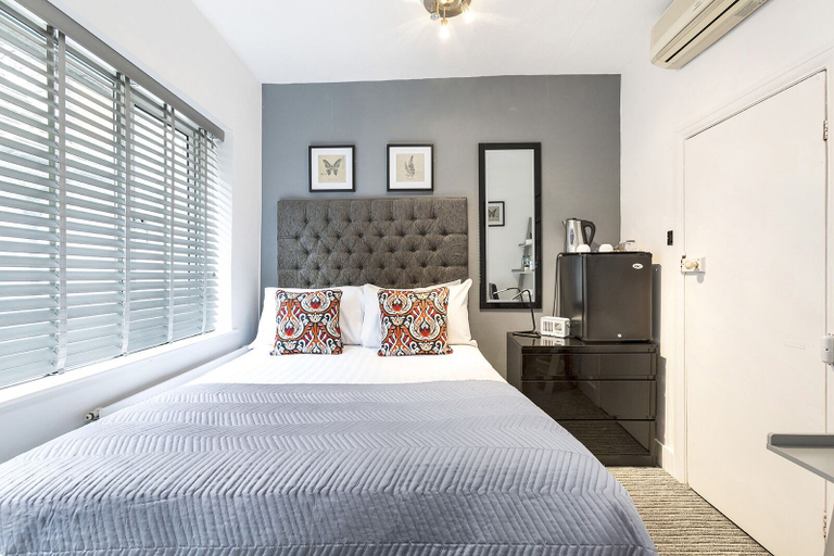 Bedroom 2, Martel Guest House, London