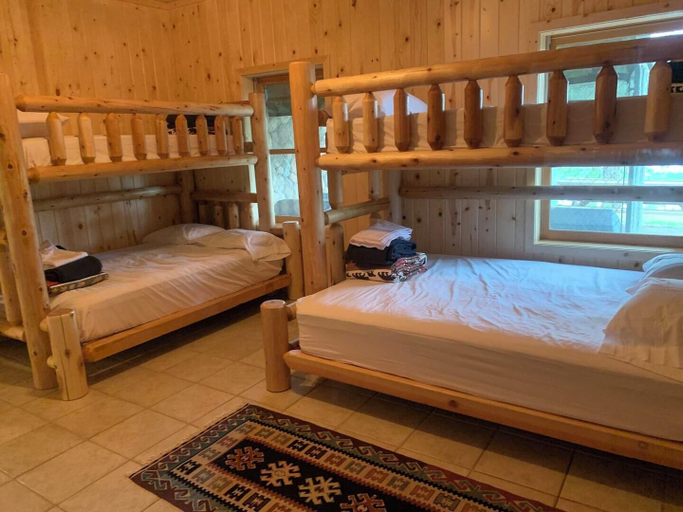 Bedroom 2, Seven Oaks, Sawyer
