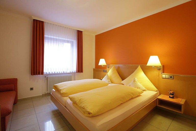 Bedroom 2, Hotel-Restaurant Gasthof Adler, Breisgau-Hochschwarzwald