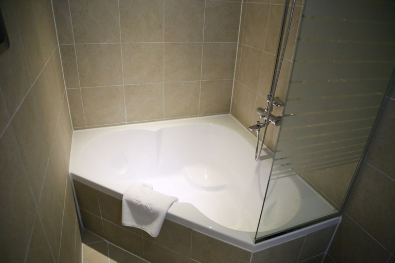 Bathroom 3, Hotel Vella Suite Suwon, Suwon
