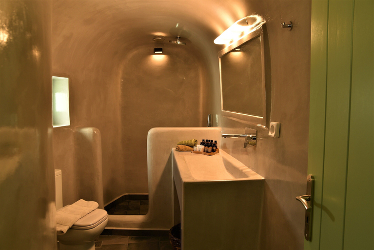 Bathroom 5, Morning Star, South Aegean