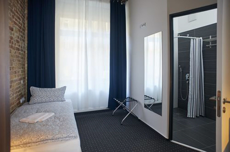 Bedroom 4, Hotel Goldmarie, Berlin