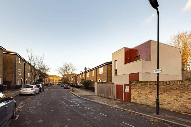 Exterior & Views 2, The Victoria Park Sanctuary - Stunning 2bdr Flat, London